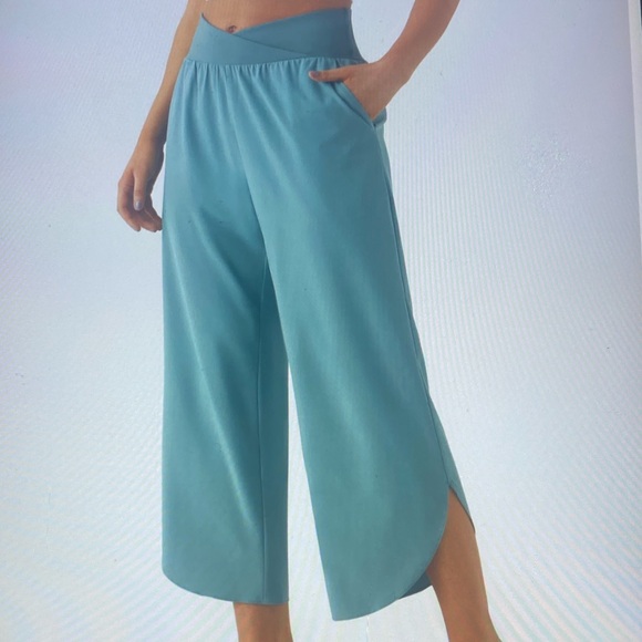 HALARA Pants - 3X.   HALARA BREEZEFUL CROSSOVER QUICK DRY RESORT WIDE LEG PANT